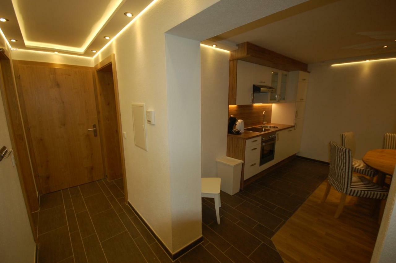 Alpenmond Appartment Halbmond لوتاش المظهر الخارجي الصورة